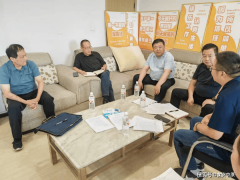 督加强配送人员食物平安培训；确保线上线下同